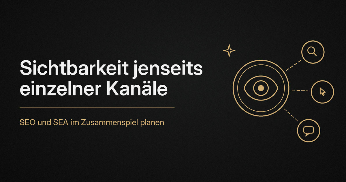 Goldenes Auge im Kreis, verbunden mit Symbolen für Suche, Klick und Chat, zum Thema Sichtbarkeit über mehrere Kanäle.